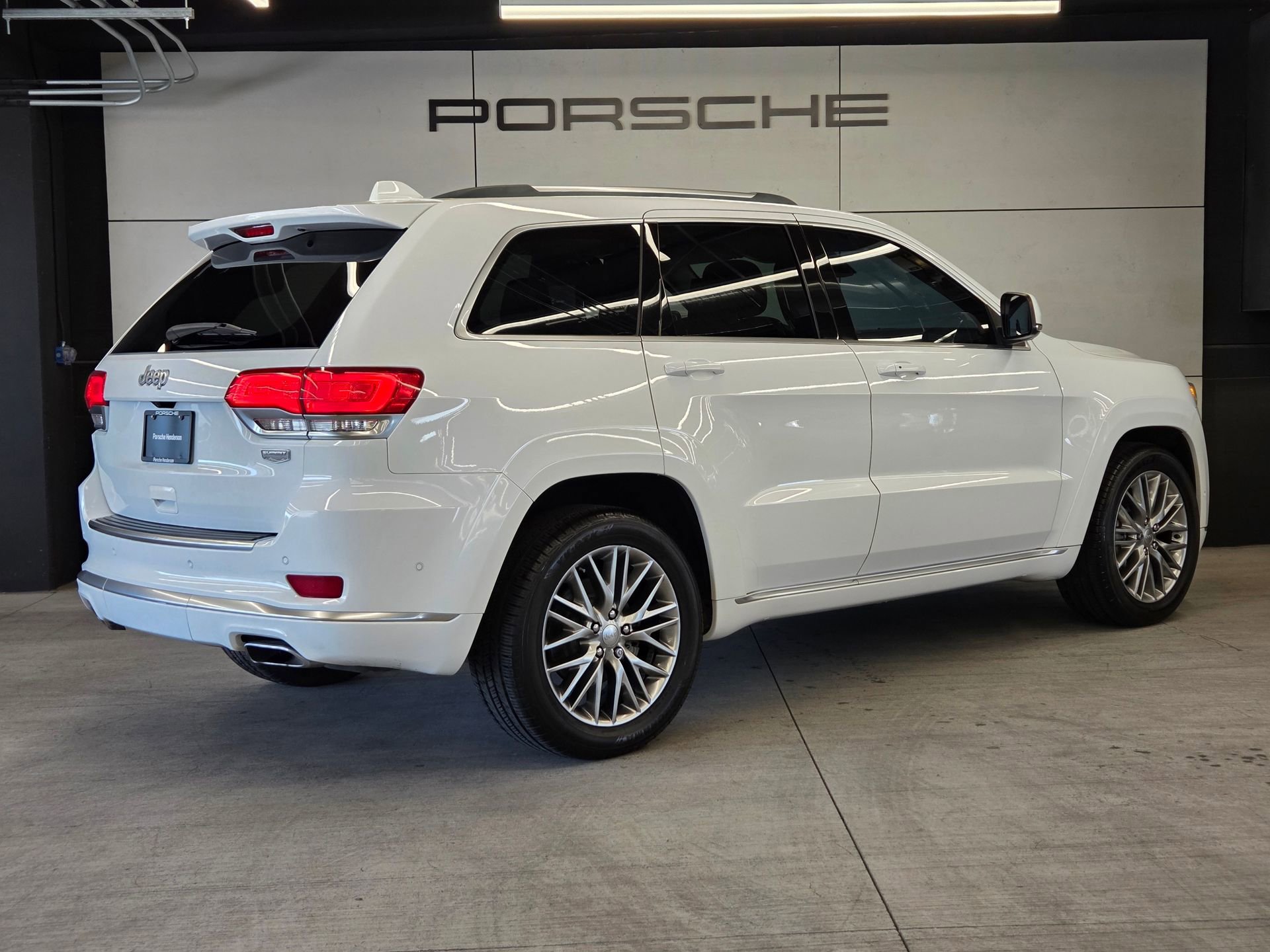 Used 2018 Jeep Grand Cherokee Summit w/ Platinum Series Group RWD image 6