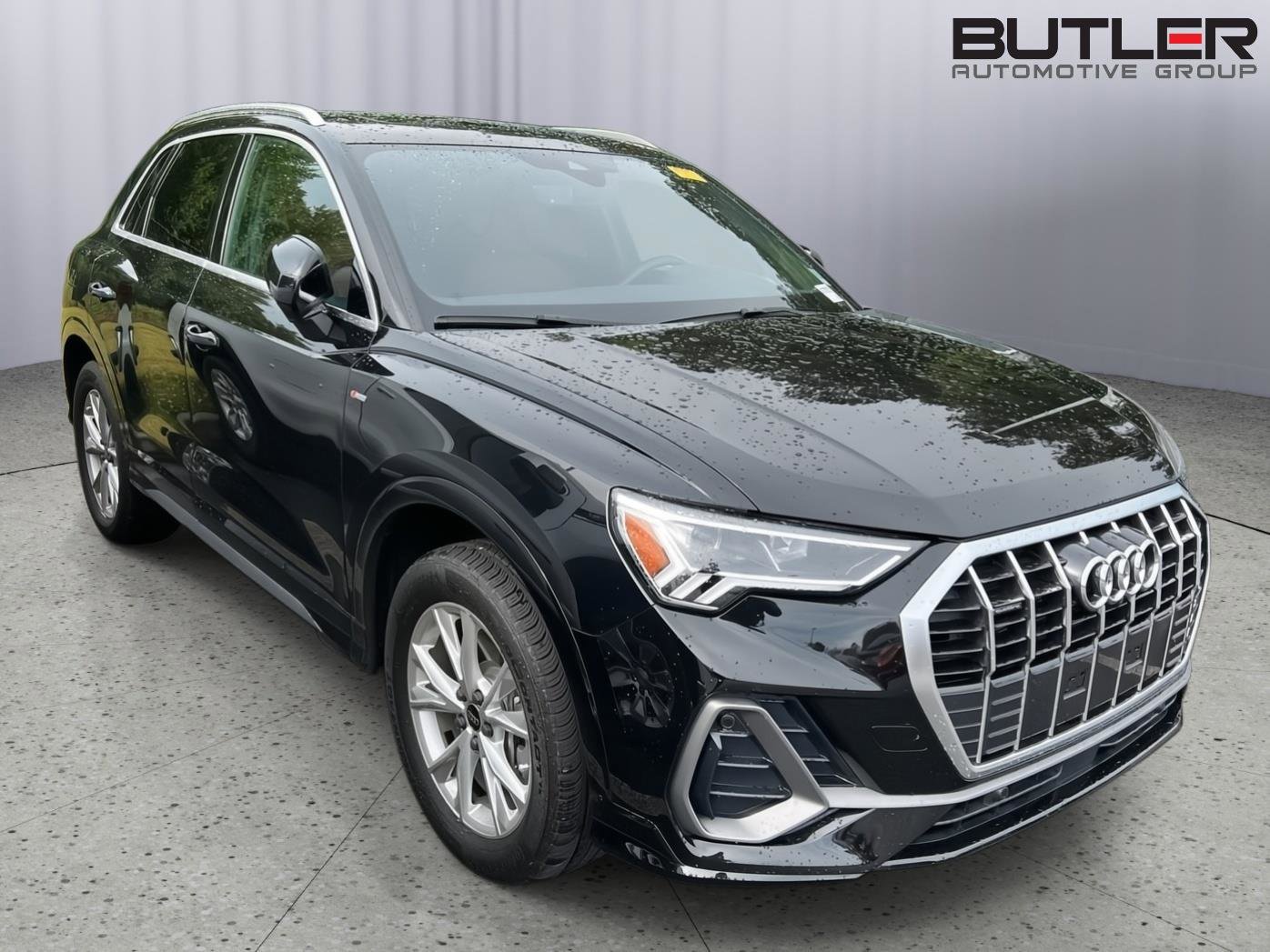 Used 2025 Audi Q3 2.0T Premium Plus w/ Premium Plus Package AWD/4WD image 3