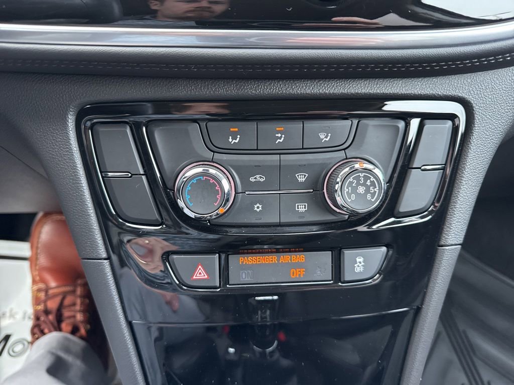 Certified 2022 Buick Encore Preferred w/ Safety Package image 27