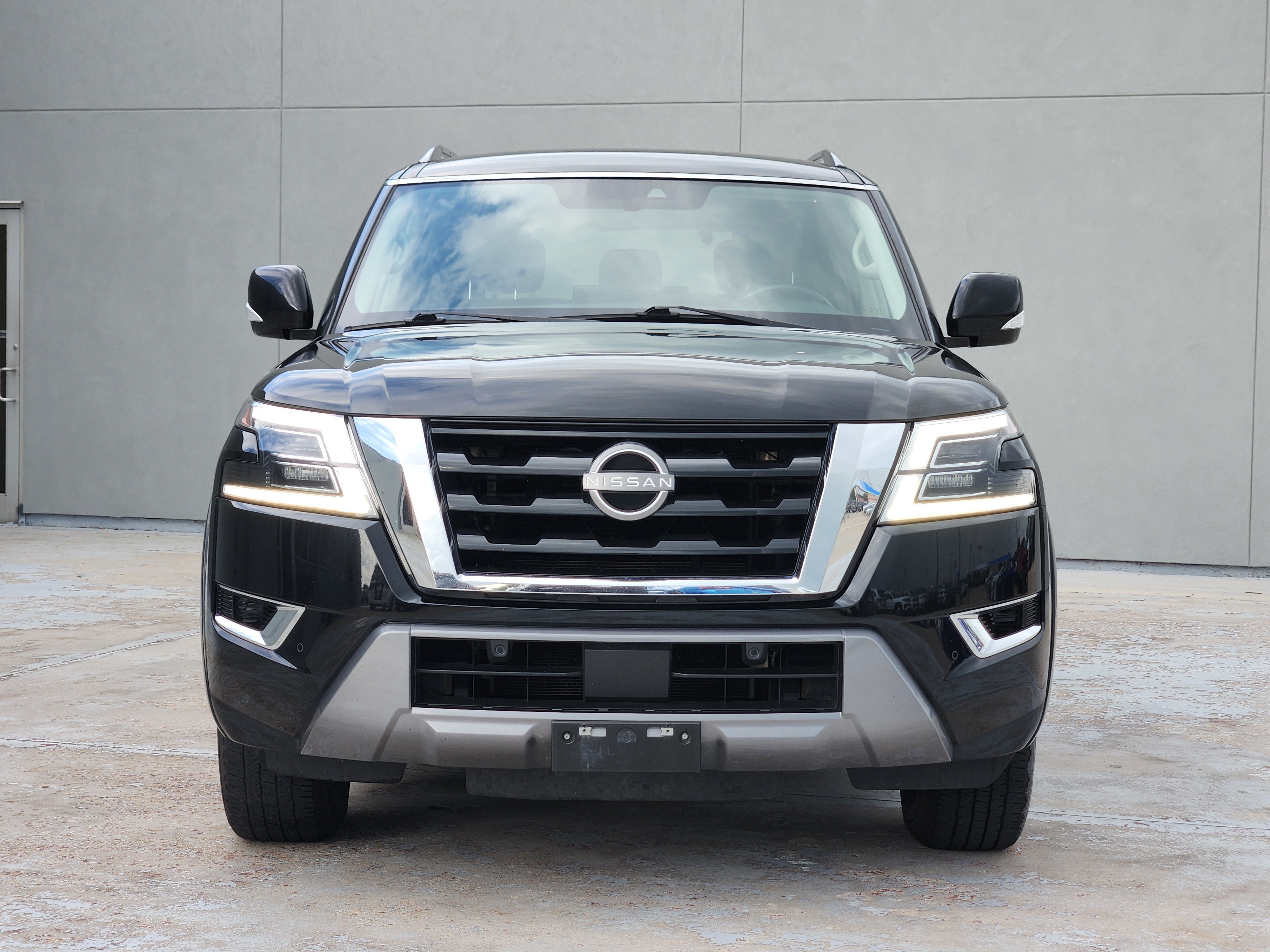 Used 2022 Nissan Armada SV AWD/4WD image 2