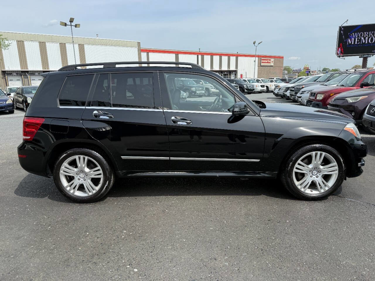 Used 2014 Mercedes-Benz GLK 350 4MATIC image 4