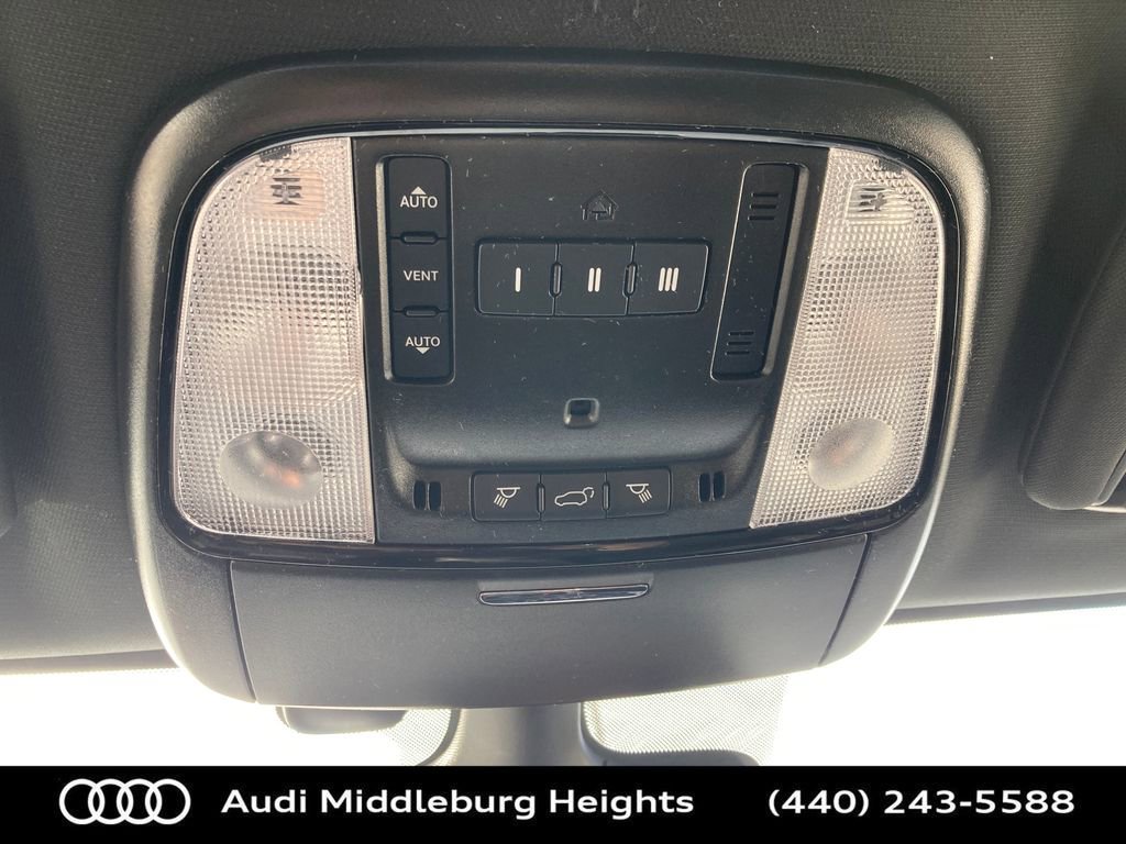 Used 2025 Dodge Durango R/T image 28