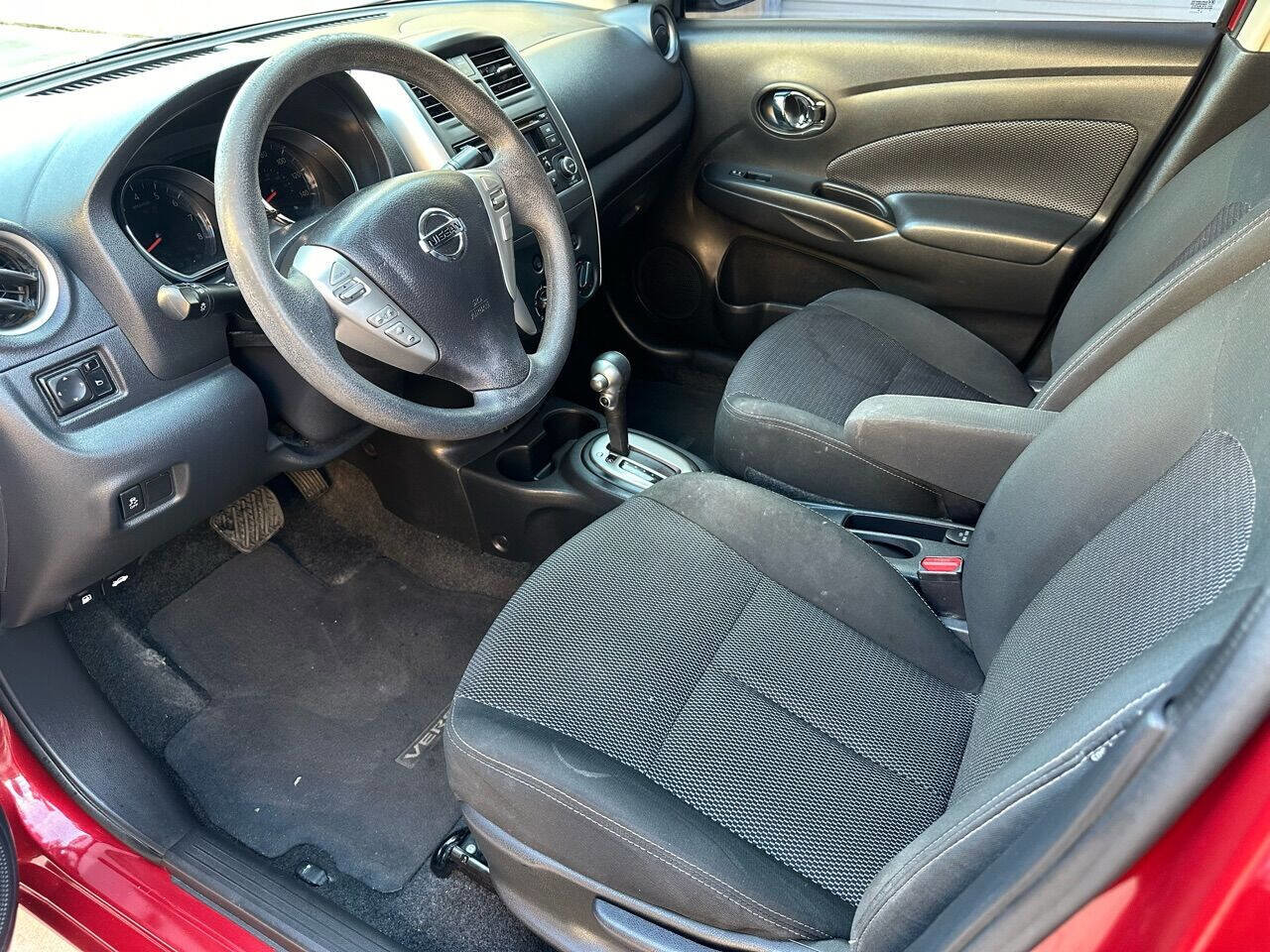 Used 2018 Nissan Versa SV image 7