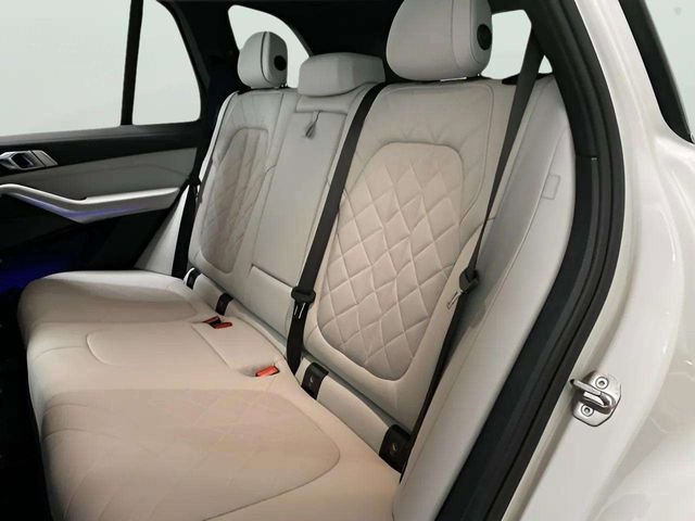 Used 2026 BMW X5 xDrive40i AWD/4WD image 76