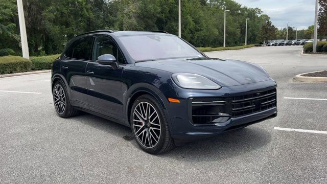 Certified 2025 Porsche Cayenne Turbo image 2