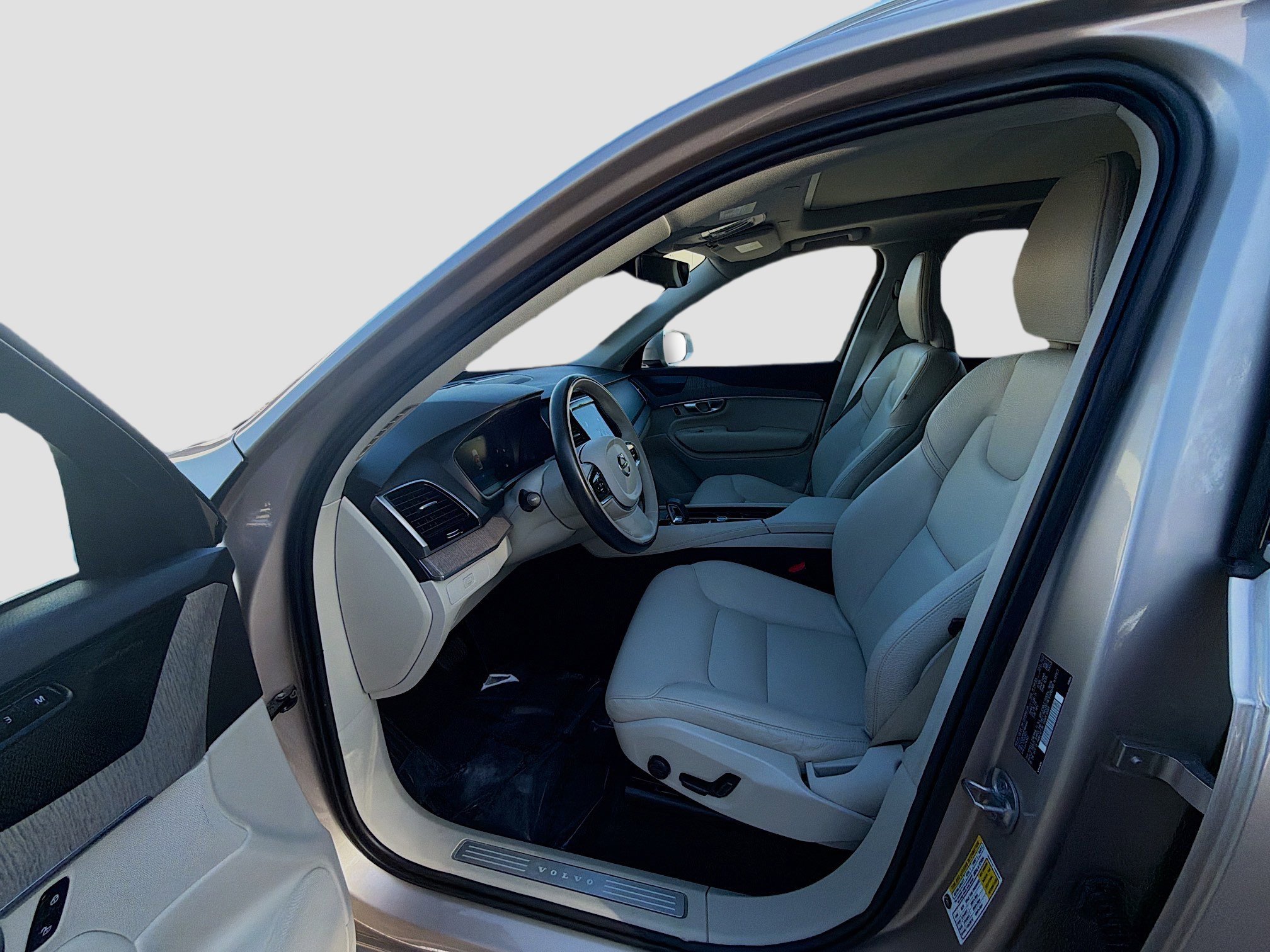 Used 2023 Volvo XC90 B6 Plus w/ Protection Package Premier image 19