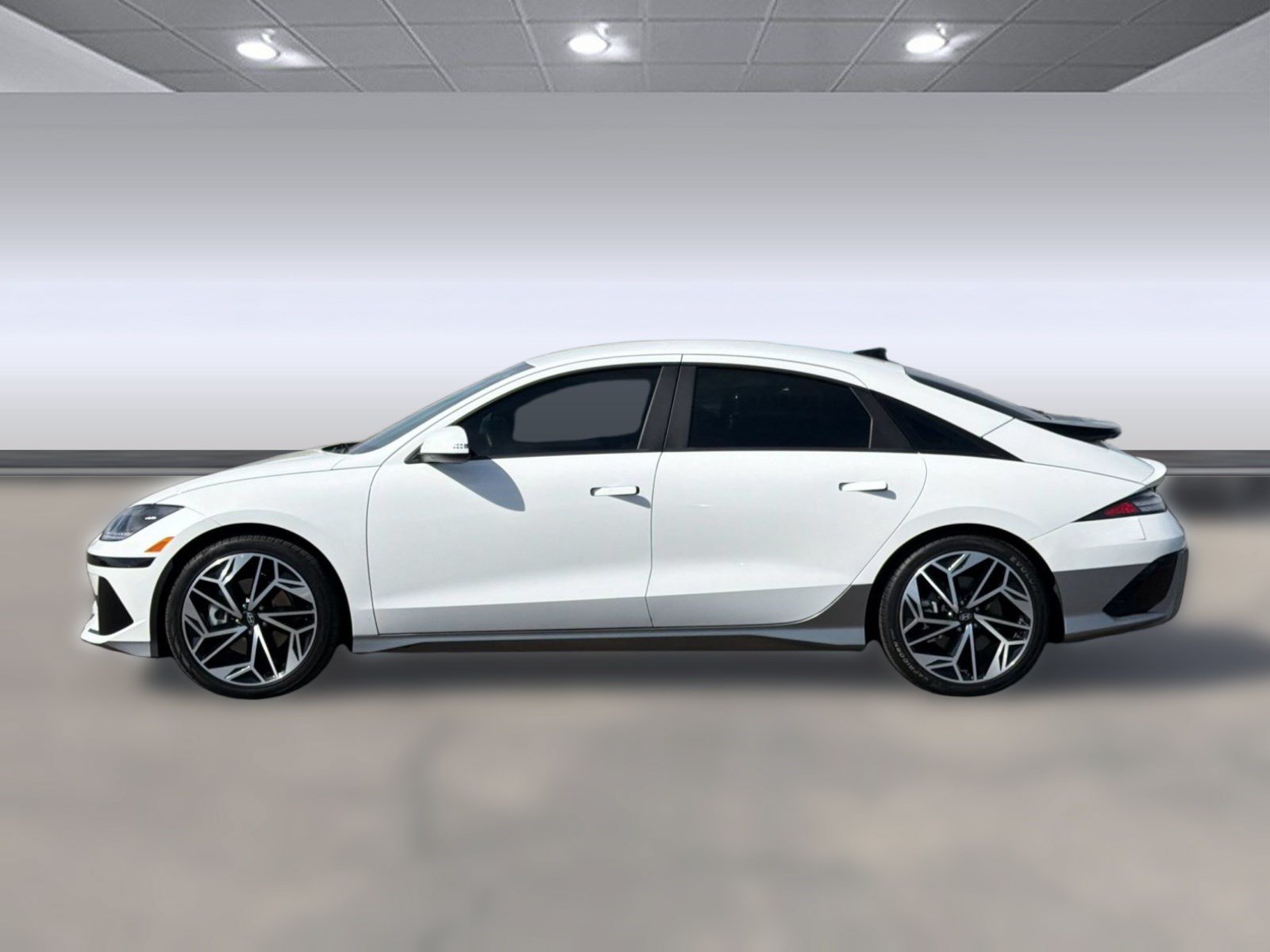 Used 2023 Hyundai Ioniq 6 SEL AWD/4WD image 2