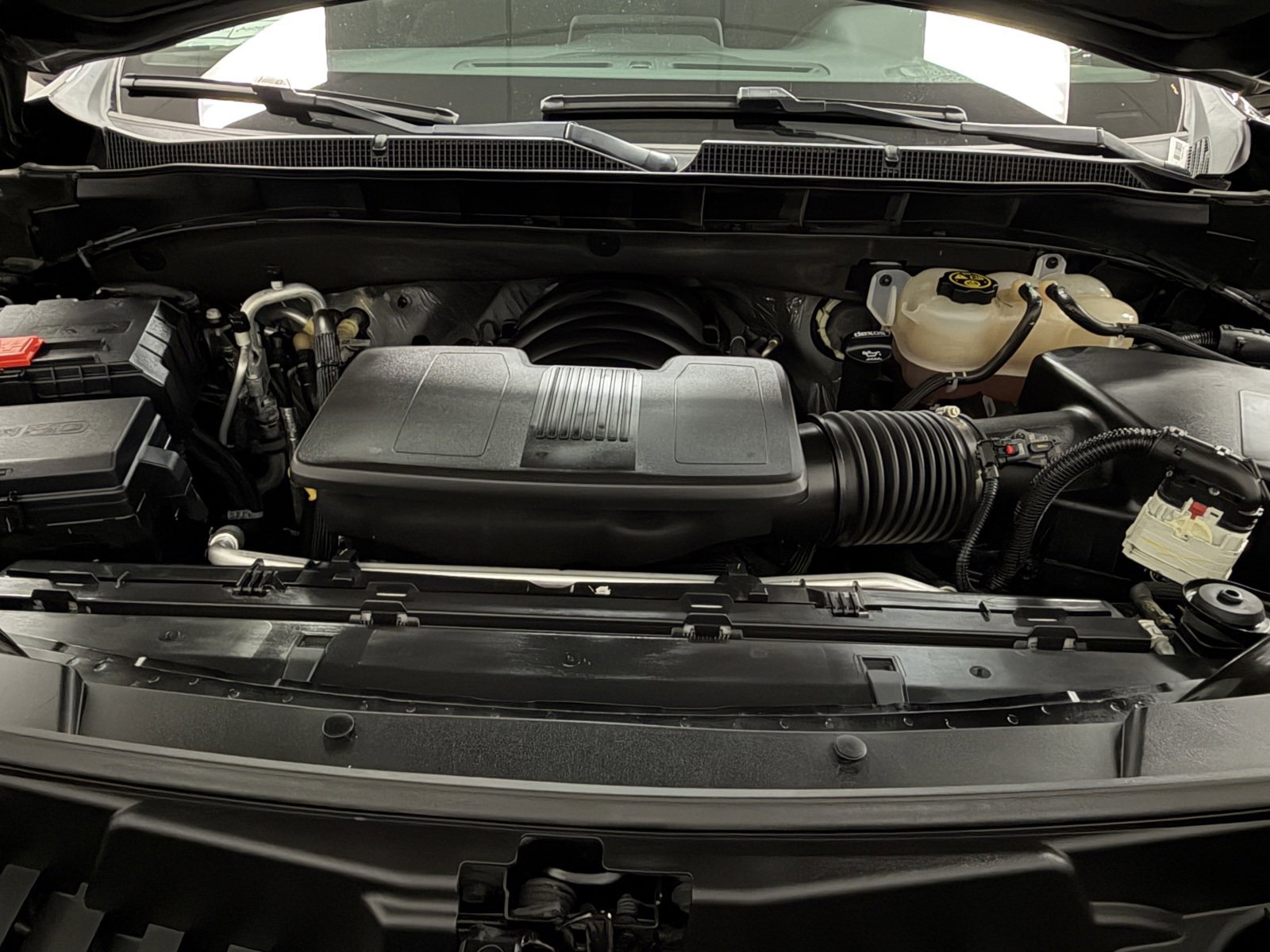 Used 2023 Chevrolet Suburban LS image 40