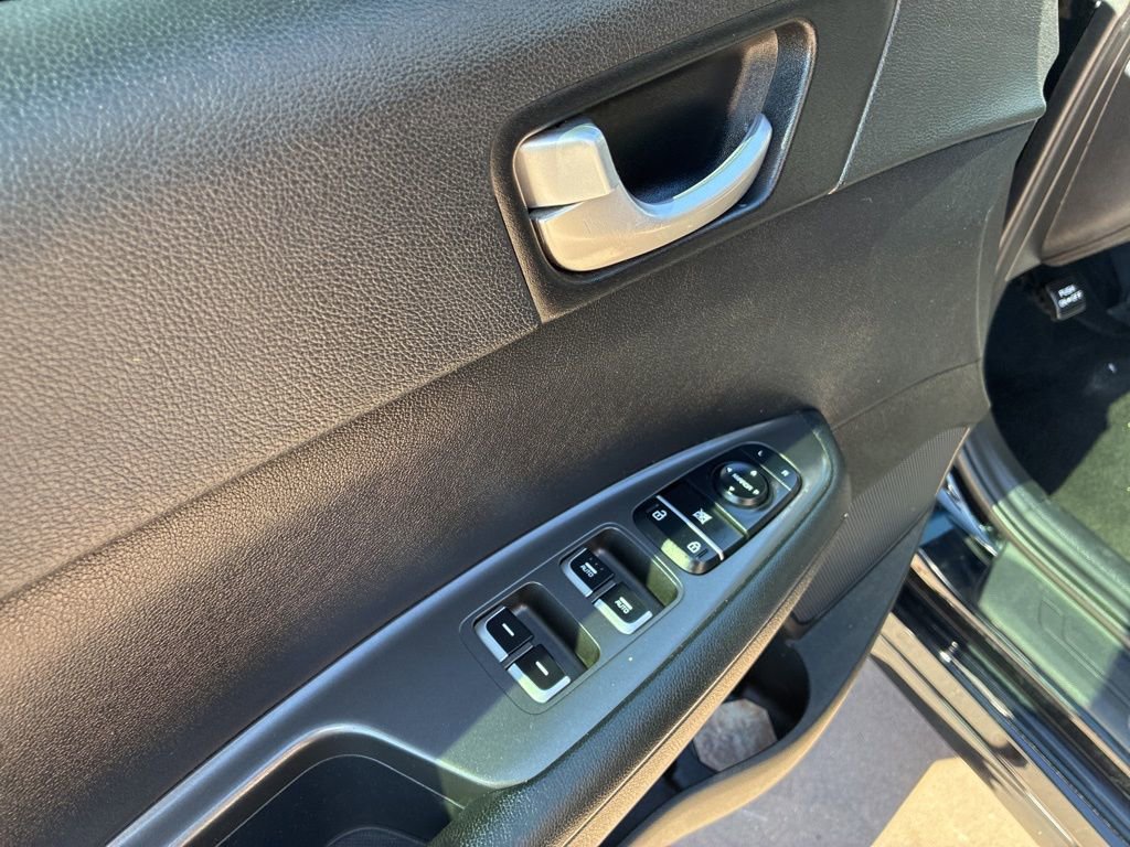 Used 2019 Kia Optima S FWD image 22