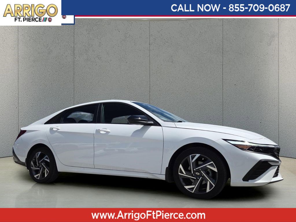 Used 2025 Hyundai Elantra Sport FWD image 1