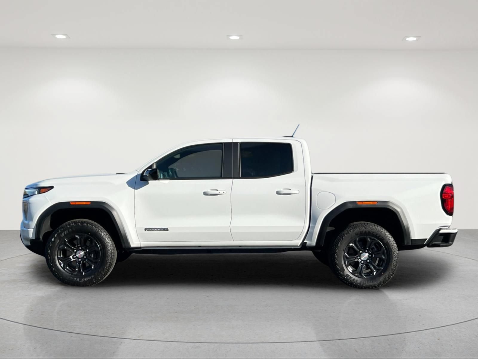 Used 2024 GMC Canyon Elevation w/ Trailering Package RWD video 2