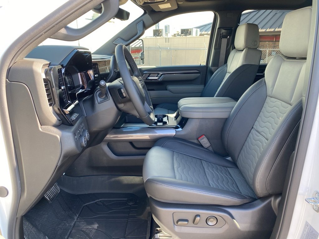 New 2026 Chevrolet Silverado 2500 ZR2 image 36
