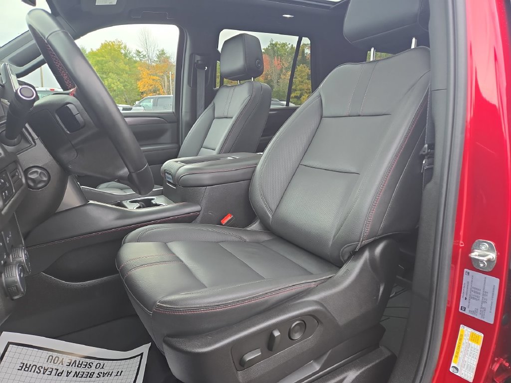 Used 2024 Chevrolet Tahoe RST w/ Luxury Package AWD/4WD image 6