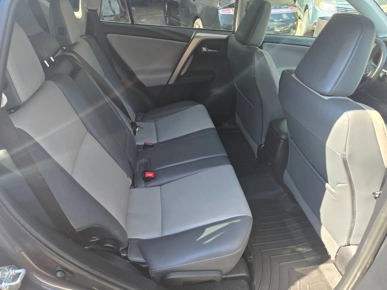 Used 2014 Toyota RAV4 Limited image 4