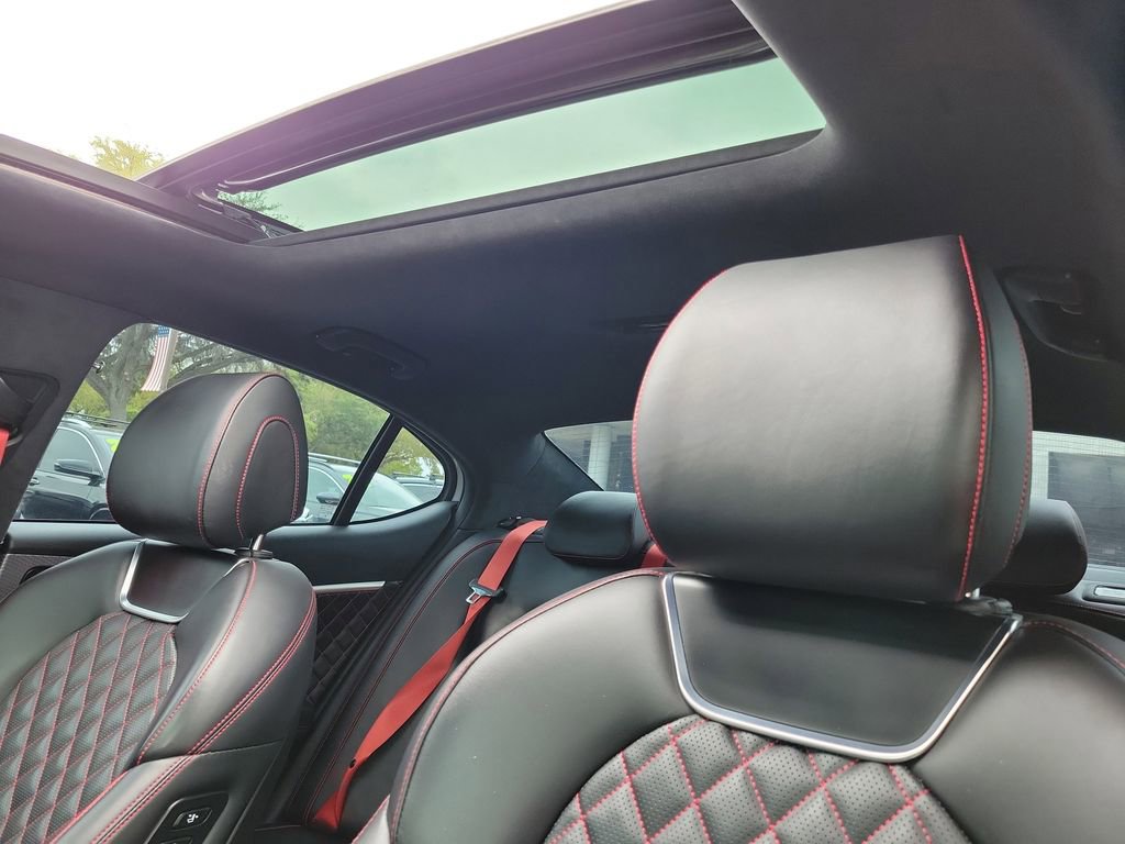 Used 2022 Genesis G70 3.3T RWD image 25