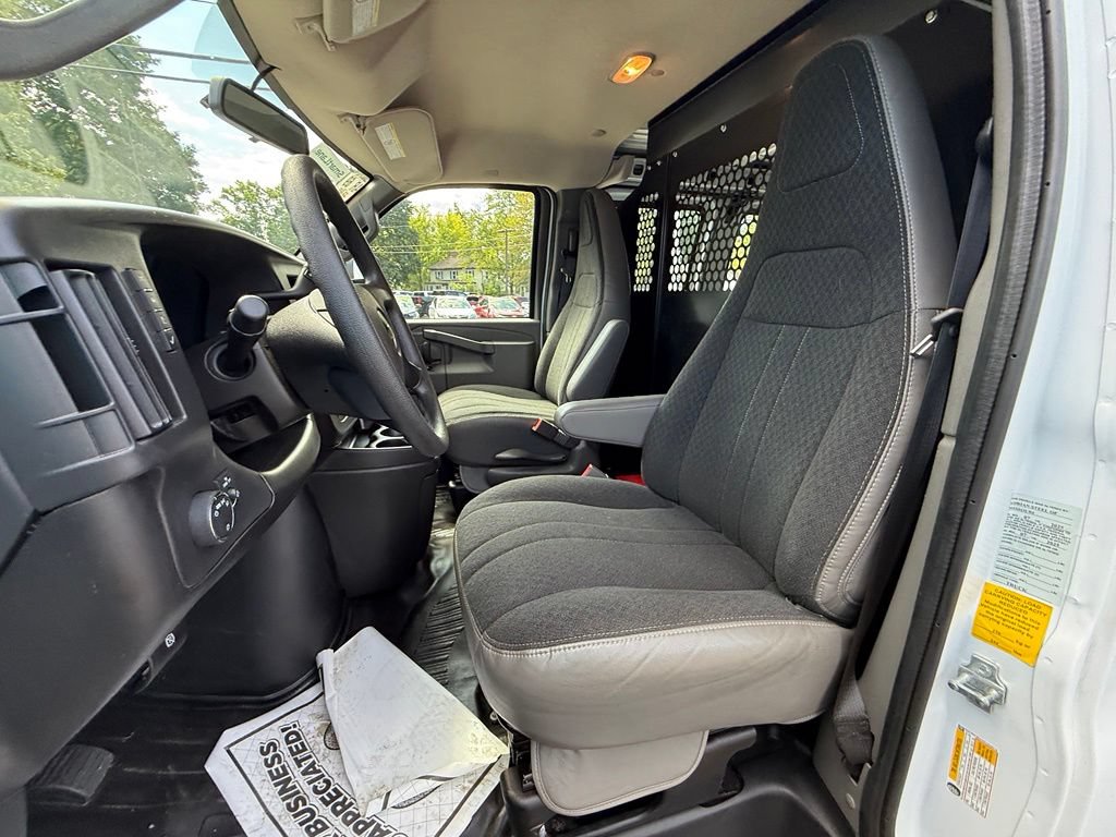 Used 2025 Chevrolet Express 2500 w/ Driver Convenience Package RWD image 17
