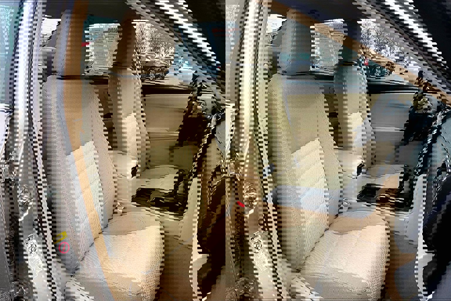 Used 2016 Toyota Camry LE image 7