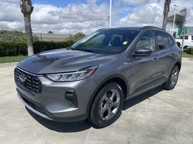 Used 2025 Ford Escape ST-Line FWD image 4