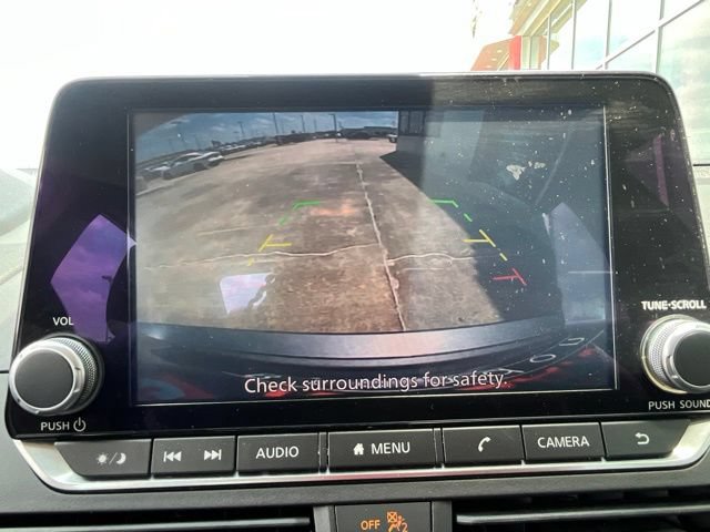 Used 2024 Nissan Altima 2.5 SV FWD image 16