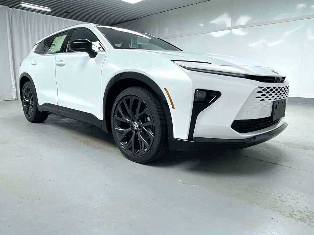 New 2025 Toyota Crown Signia