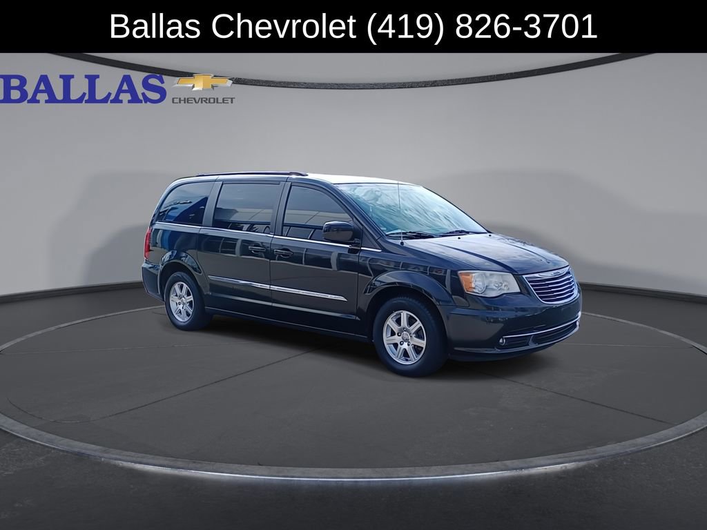 Used 2012 Chrysler Town & Country Touring image 2