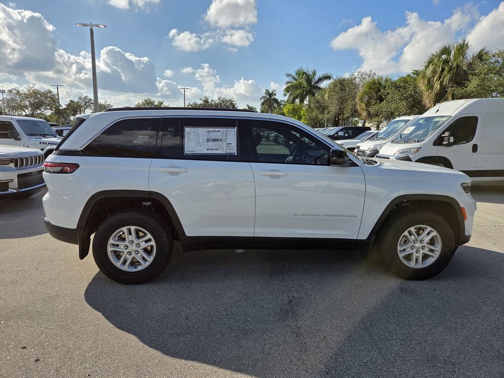 New 2025 Jeep Grand Cherokee Laredo w/ MOPAR Finishing Package RWD image 4