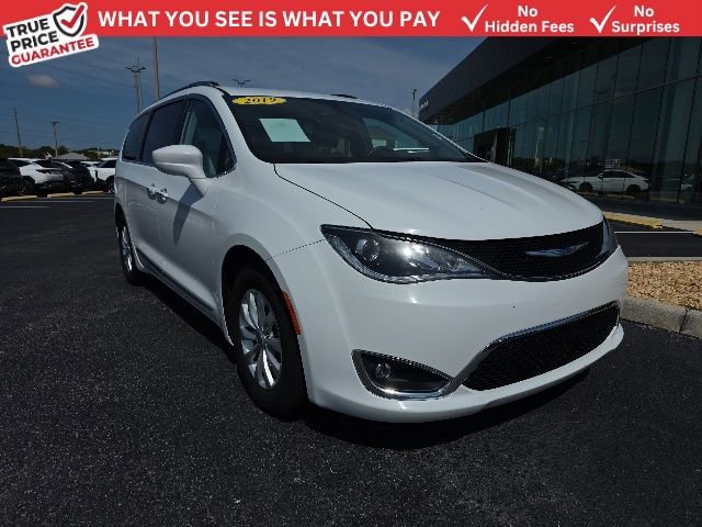 Used 2019 Chrysler Pacifica Touring-L FWD image 1