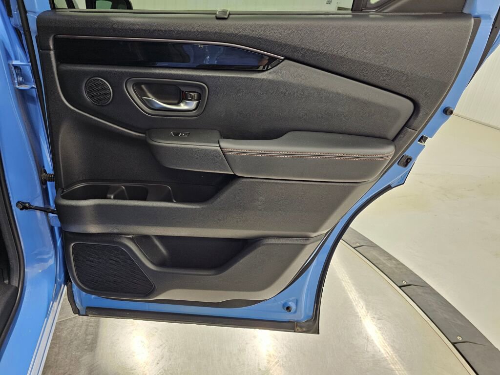 Used 2025 Honda Pilot TrailSport image 39