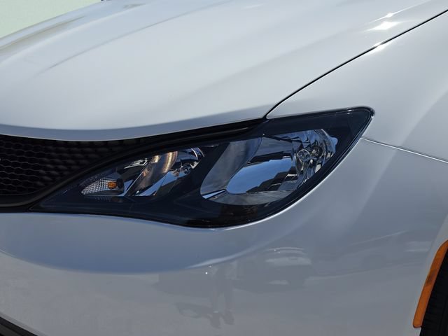 New 2026 Chrysler Voyager LX FWD image 35