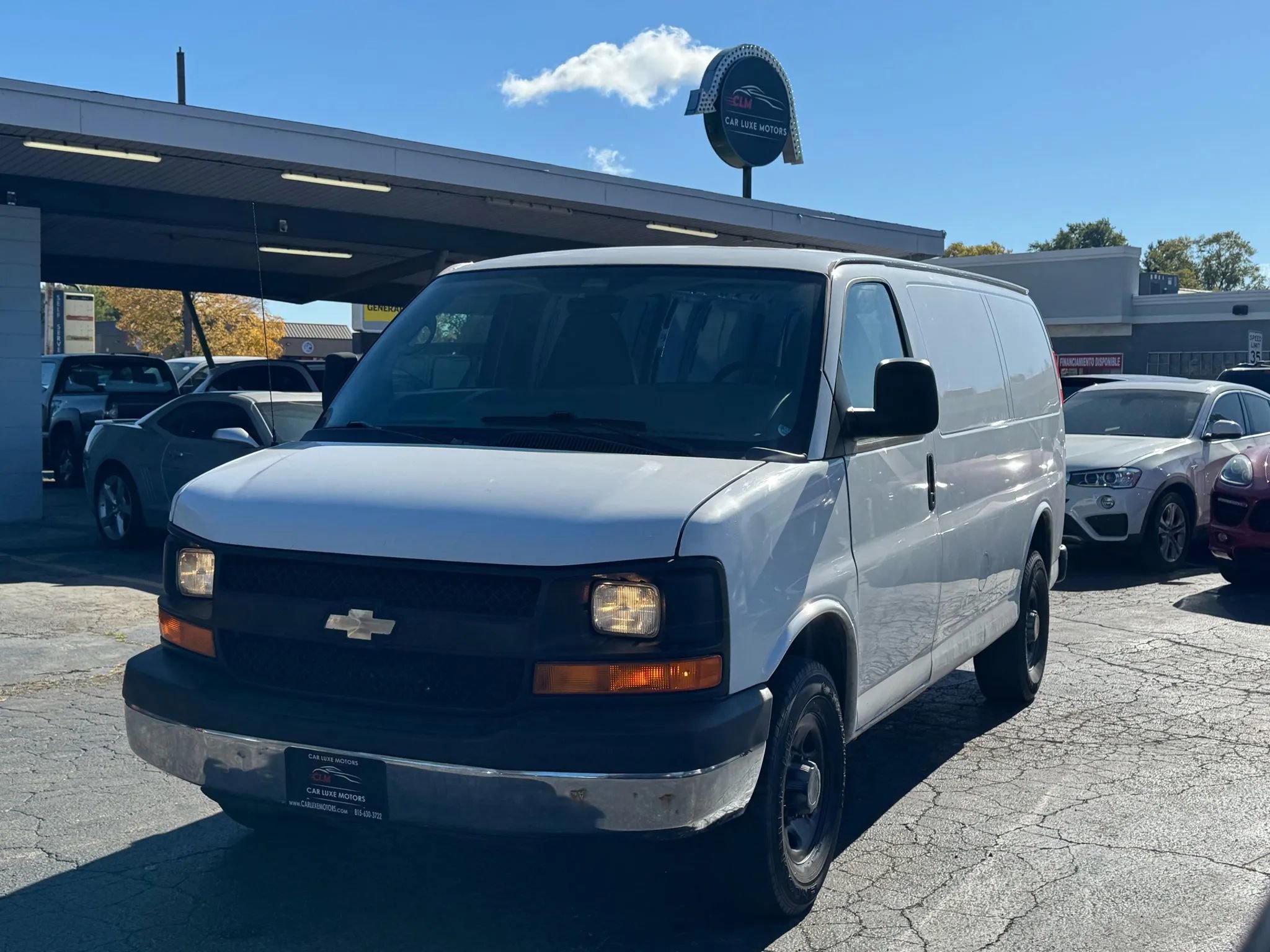 Used 2011 Chevrolet Express 2500 image 1