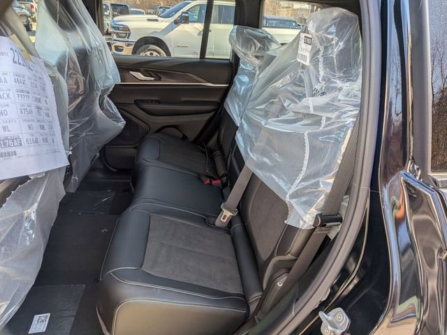 New 2026 Jeep Grand Cherokee Laredo image 13