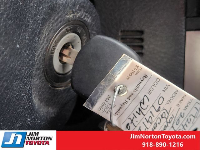 Used 2017 Toyota Tacoma SR RWD image 22