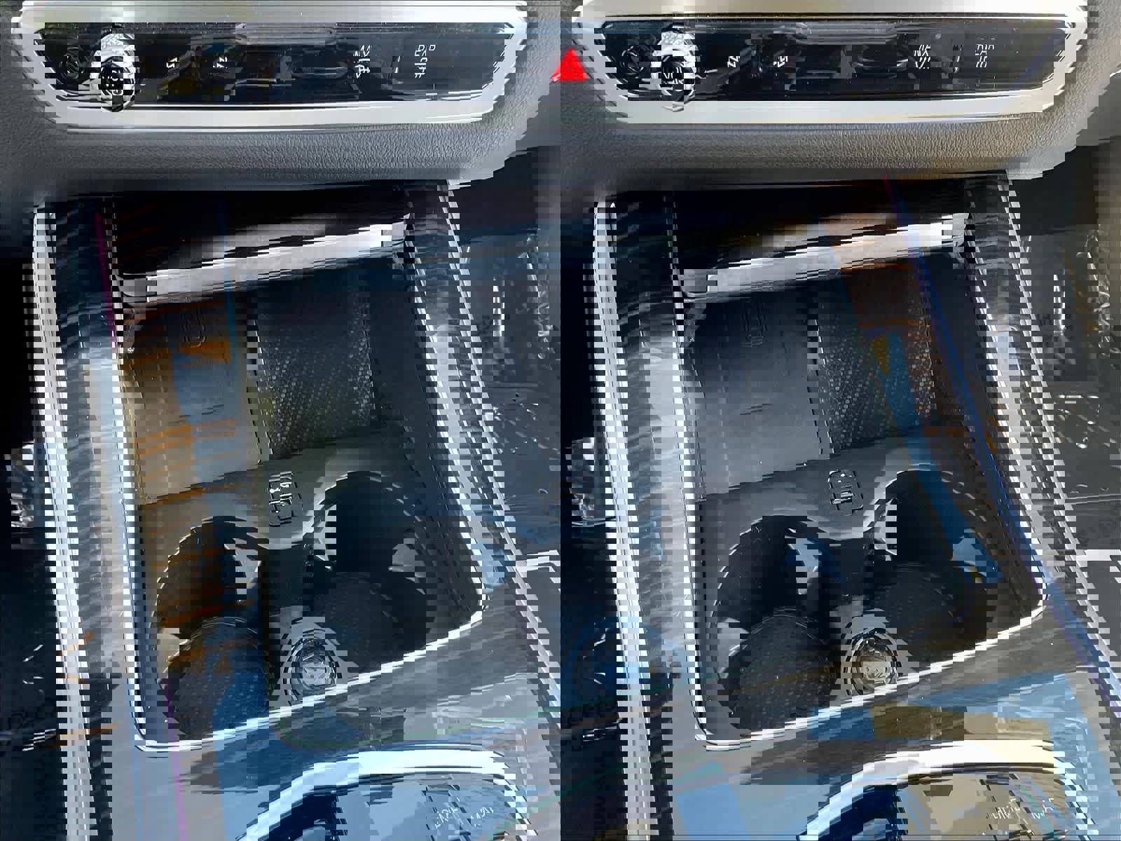 Used 2024 BMW X5 xDrive50e w/ Premium Package image 35