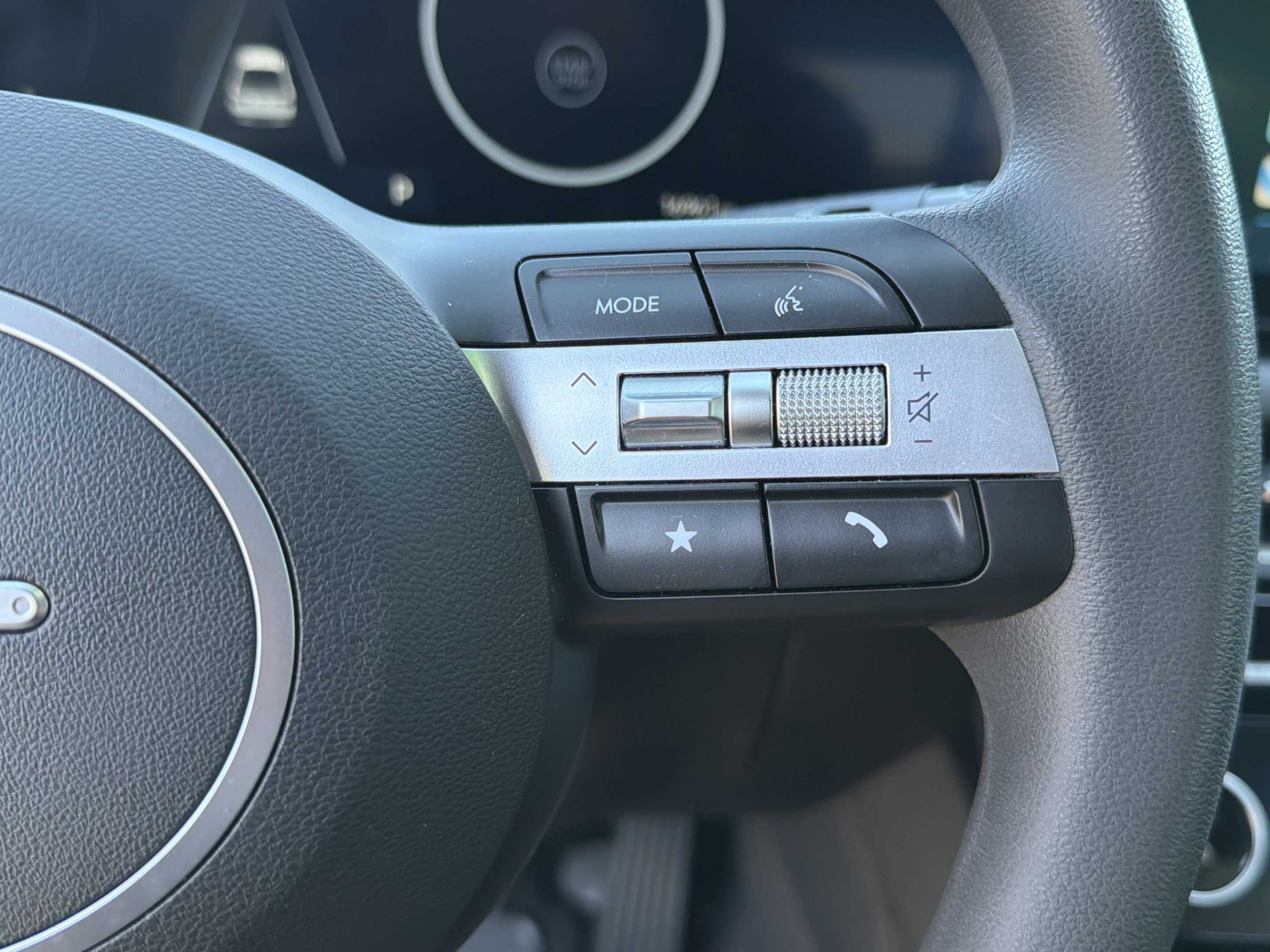 Certified 2025 Hyundai Santa Cruz SEL FWD image 19