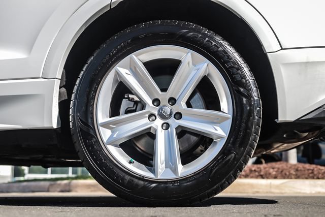 Used 2019 Audi Q8 Premium w/ Convenience Package AWD/4WD image 20