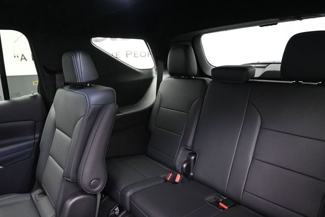 New 2027 Chevrolet Traverse LT w/ Sun and Wheel Package FWD image 9