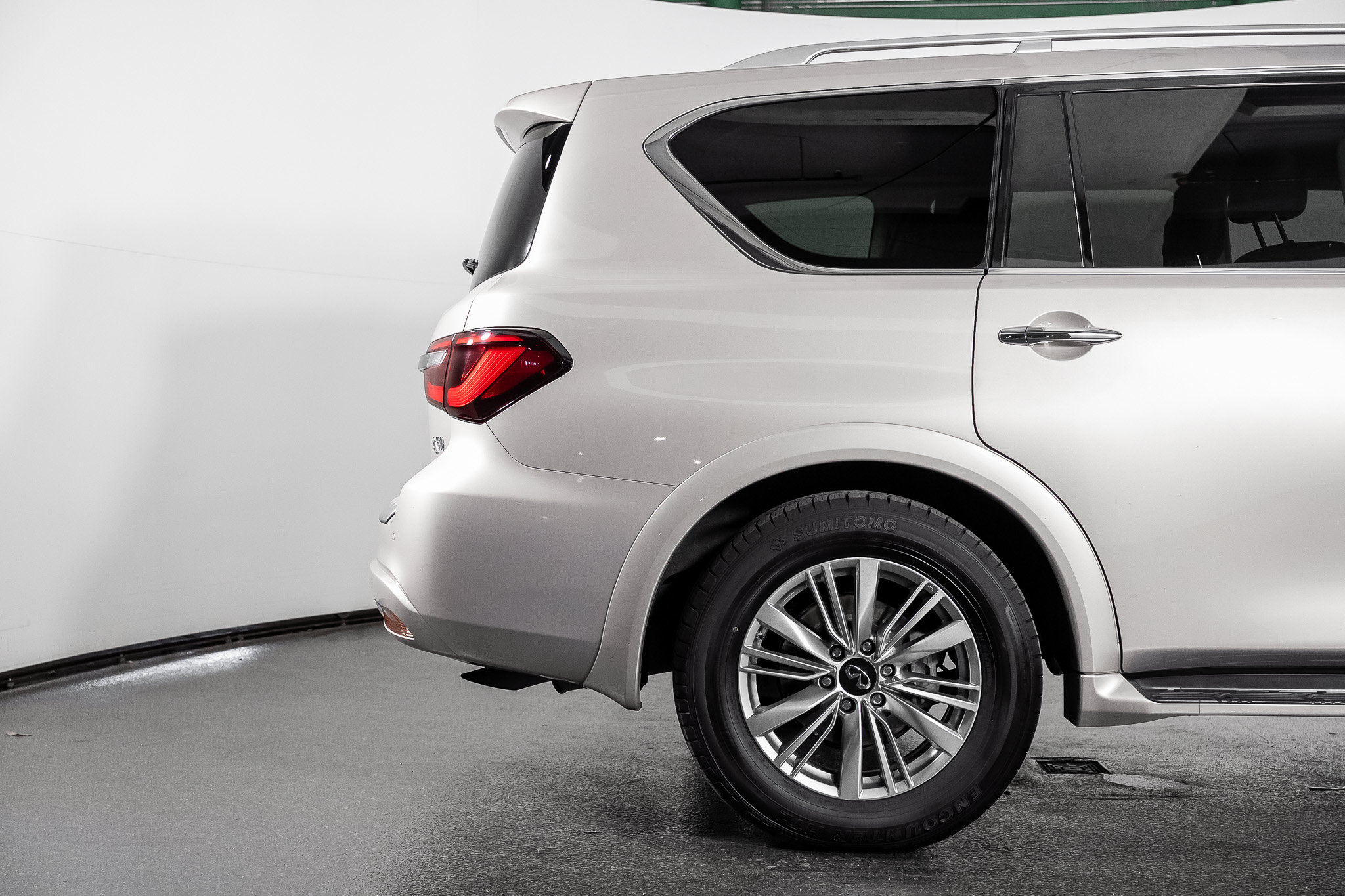 Used 2019 INFINITI QX80 Luxe w/ Proassist Package RWD image 29