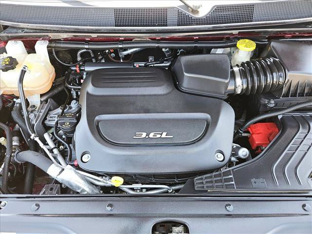 Used 2017 Chrysler Pacifica Touring-L FWD image 27
