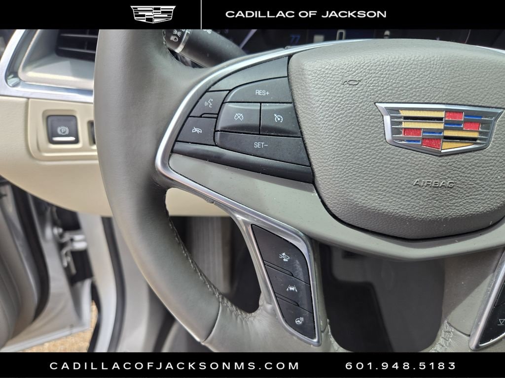 Used 2017 Cadillac XT5 Premium Luxury w/ Driver Assist Package FWD image 18