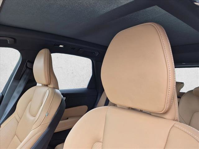 Used 2025 Volvo XC60 B5 Ultra w/ Protection Package Premier AWD/4WD image 13