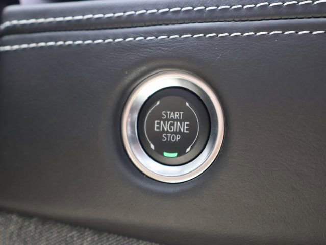 Certified 2025 Cadillac Escalade Premium Luxury Platinum image 35