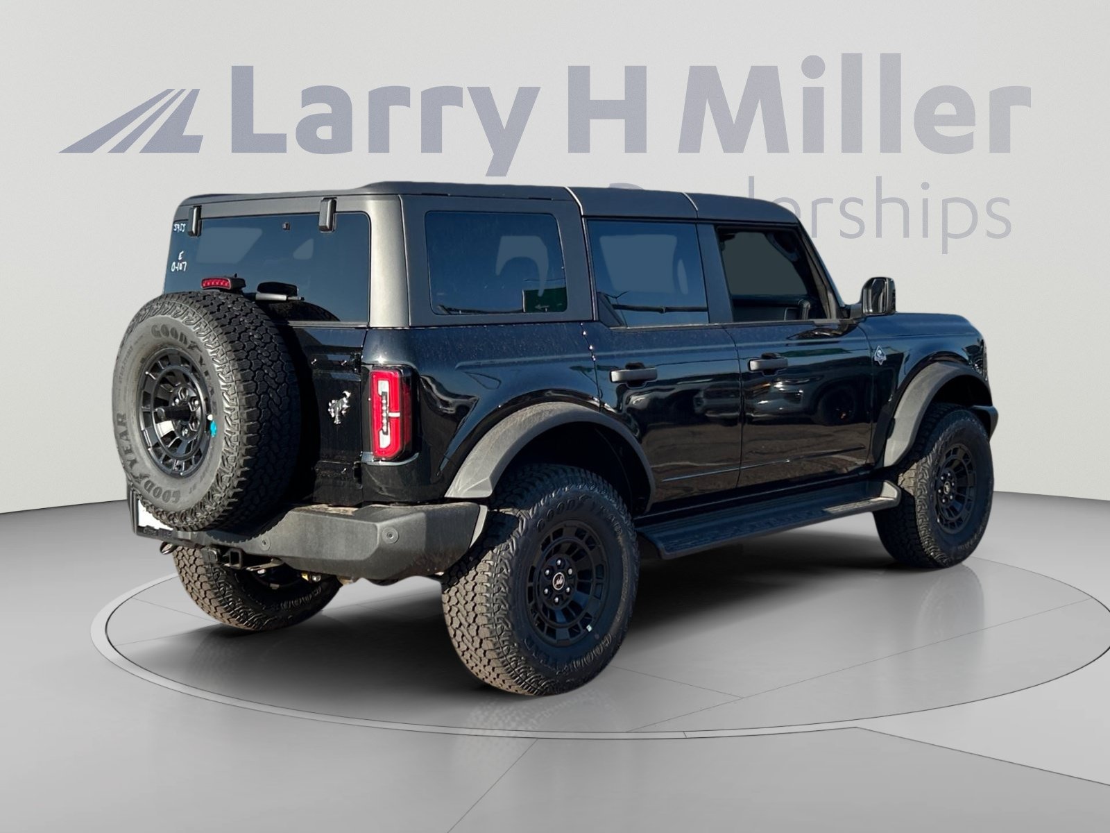 New 2026 Ford Bronco Outer Banks w/ Sasquatch Package AWD/4WD image 5