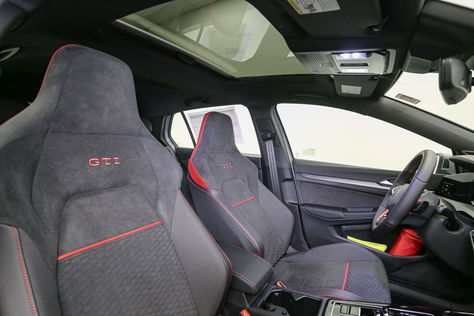 New 2026 Volkswagen GTI SE image 13