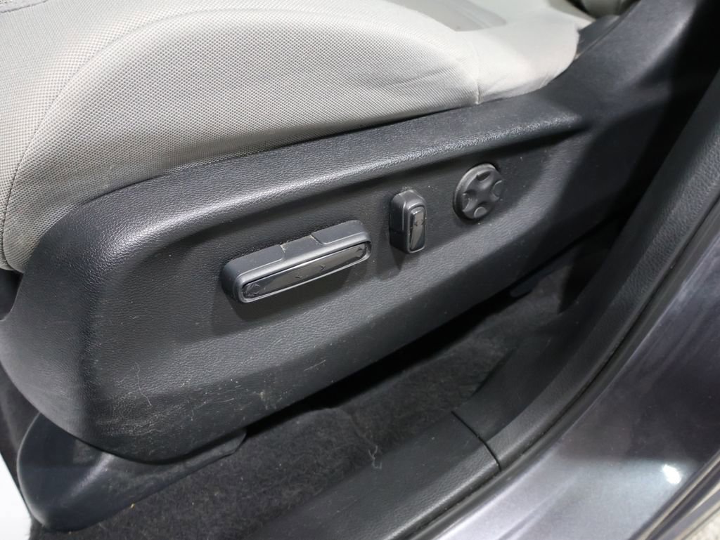 Used 2017 Honda CR-V EX image 11