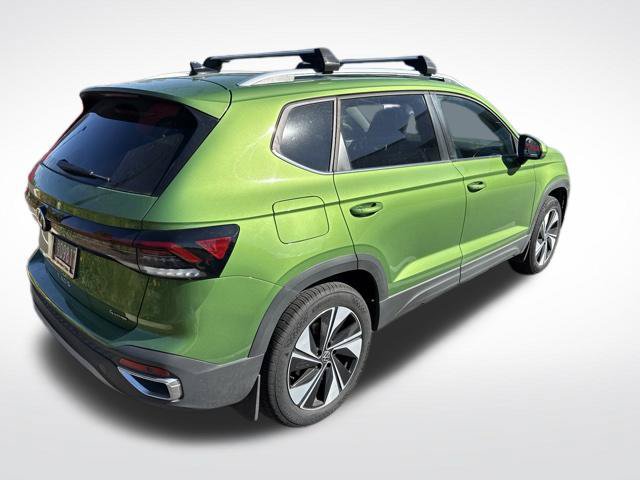 Used 2025 Volkswagen Taos SE AWD/4WD image 7