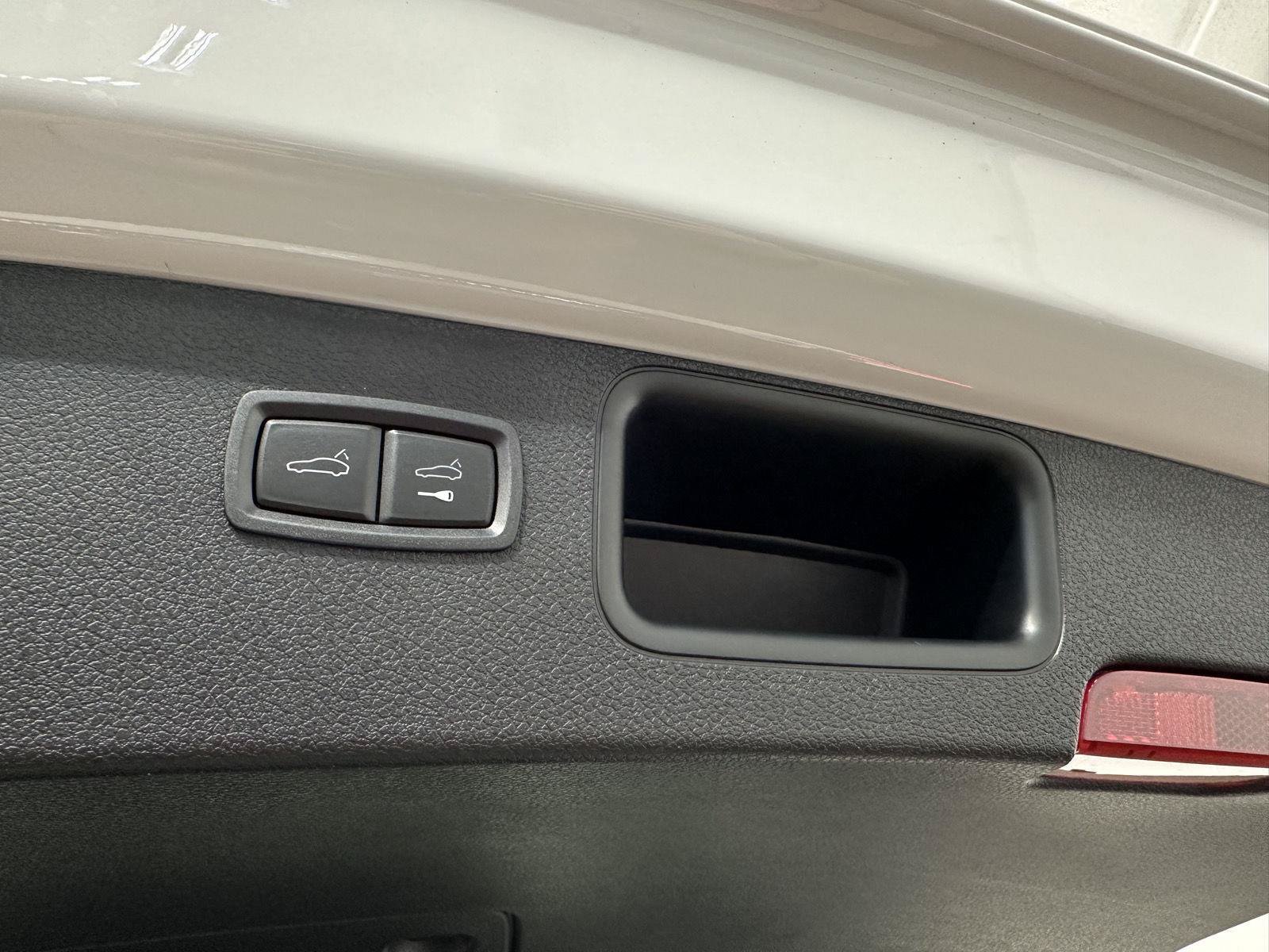 New 2026 Porsche Macan AWD/4WD image 38