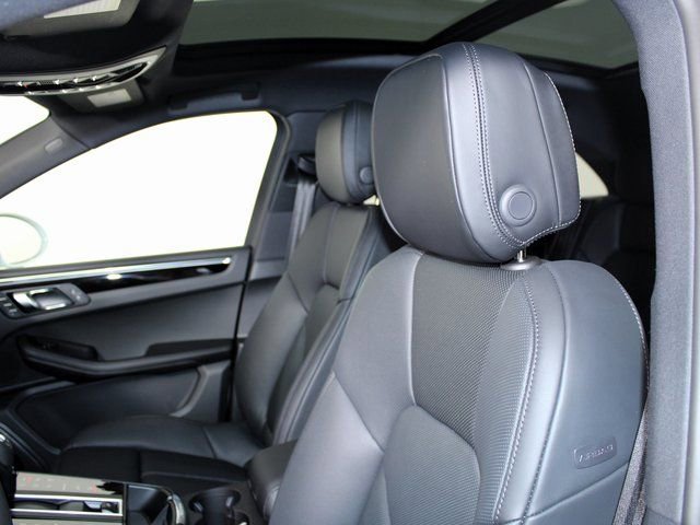New 2026 Porsche Macan image 20