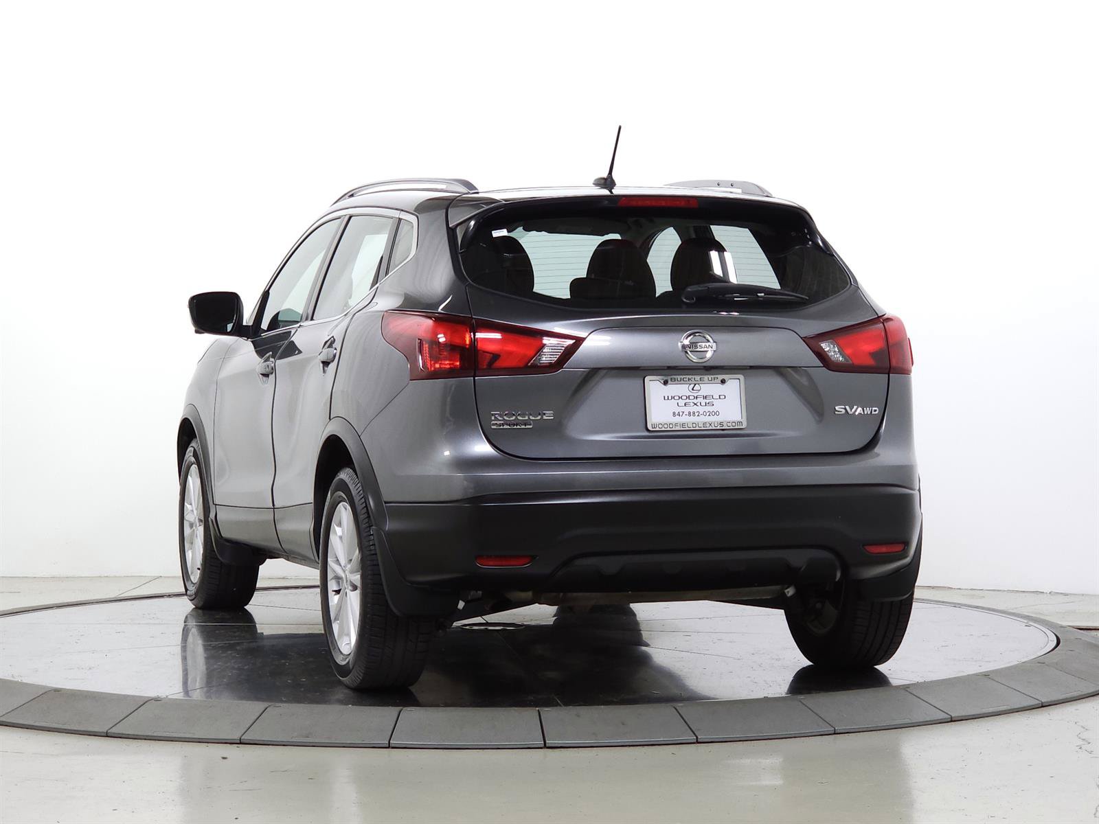 Used 2018 Nissan Rogue Sport SV w/ SV Technology Package AWD/4WD image 5