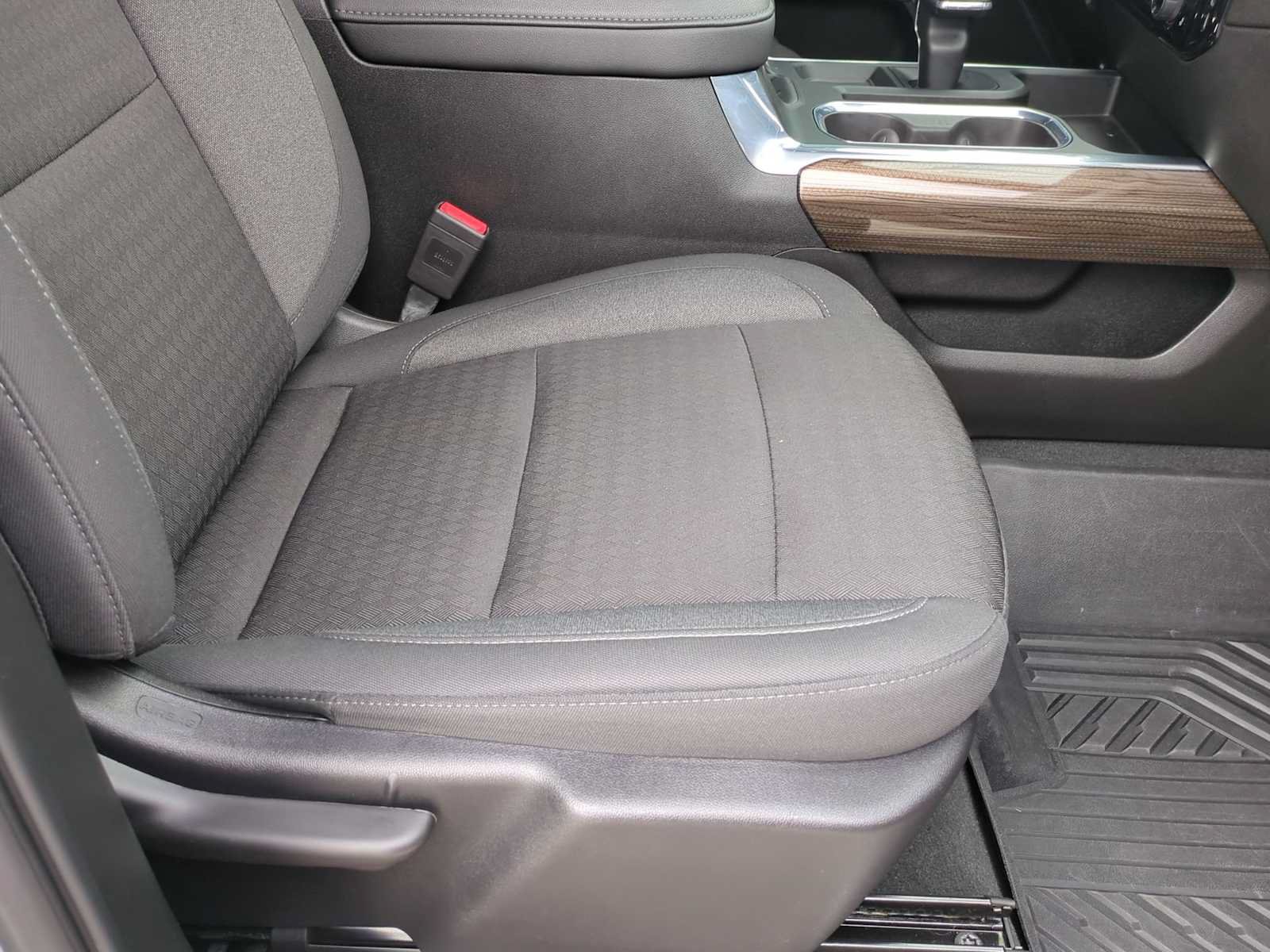 Used 2024 Chevrolet Silverado 1500 LT AWD/4WD image 28