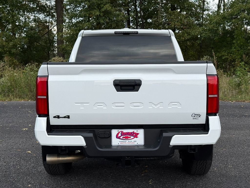 Used 2024 Toyota Tacoma TRD Off-Road image 6